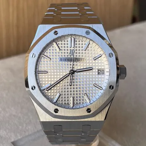 Audemars Piguet Royal Oak 15500ST.OO.1220ST.04 41mm Stainless steel Silver