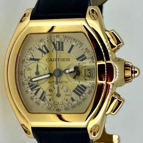 Cartier Roadster 2619 48mm Yellow gold Gold