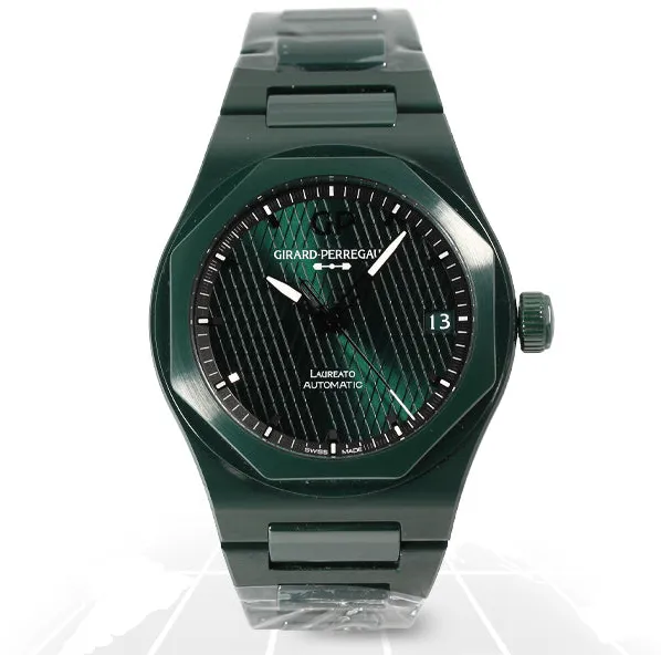 Girard-Perregaux Laureato 81010-32-3081-1CX 42mm Ceramic Green