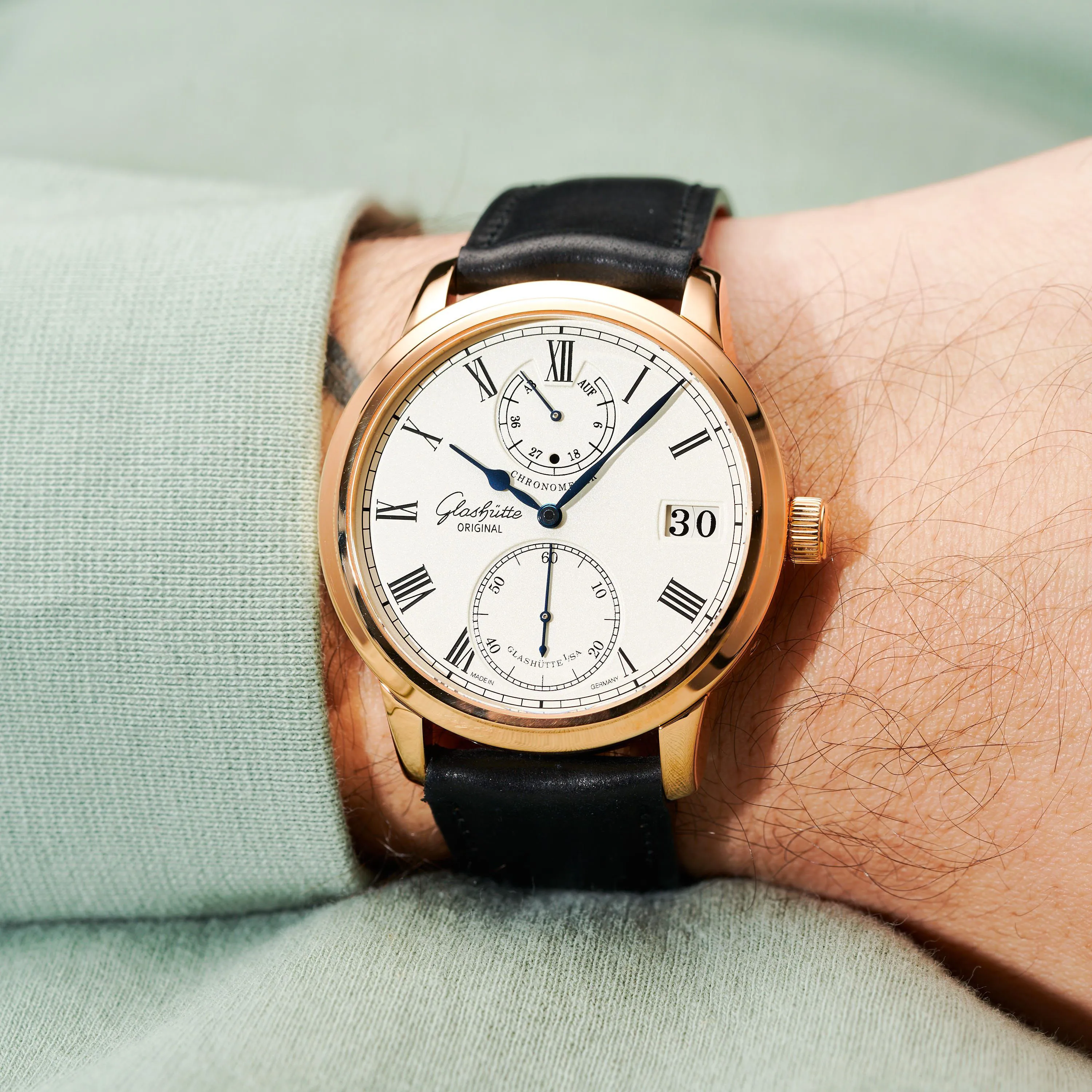 Glashütte Senator 1-58-01-01-01-04 42mm Rose gold 2