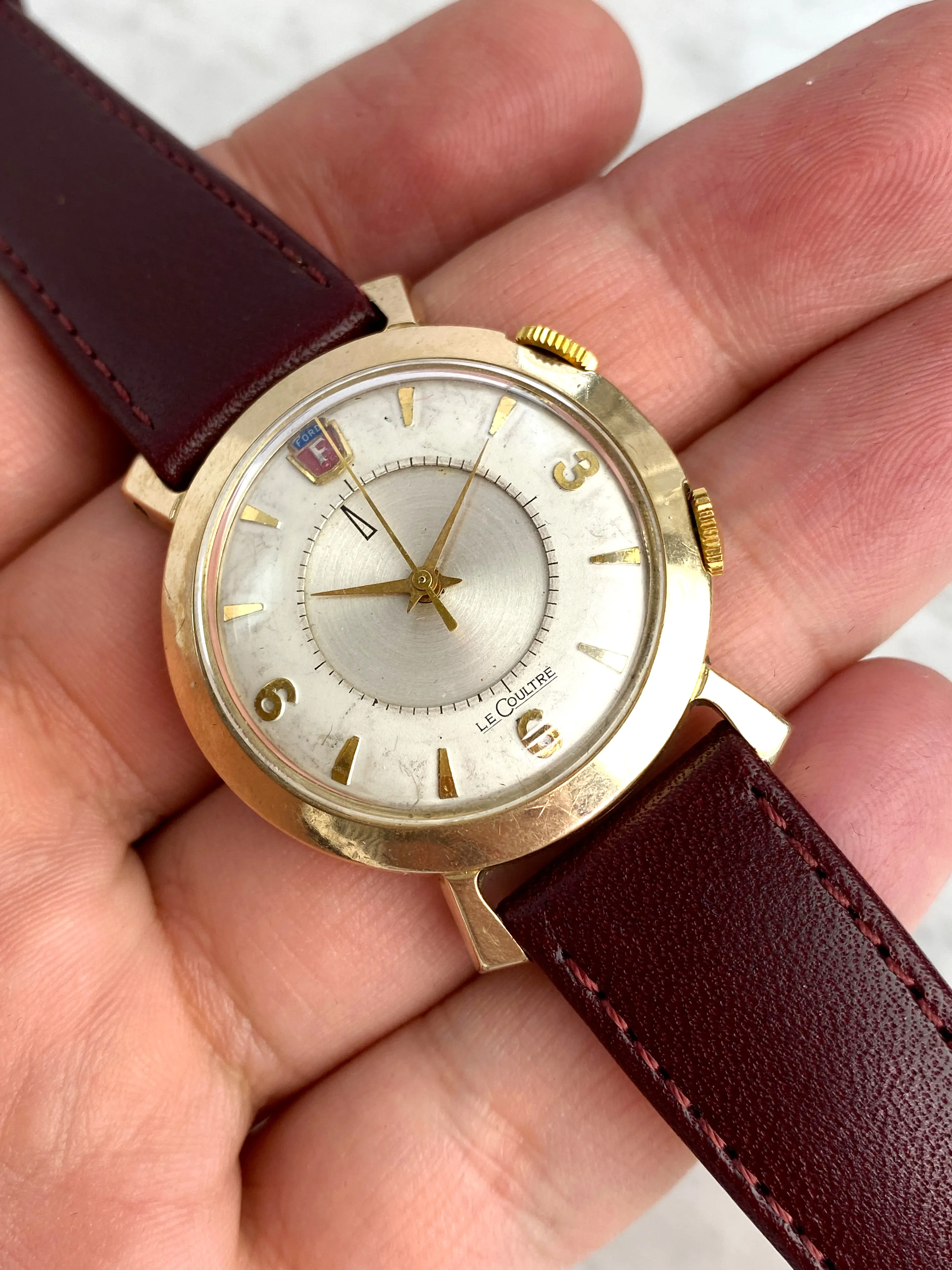 Jaeger-LeCoultre Memovox 34mm Gold-plated Cream 9