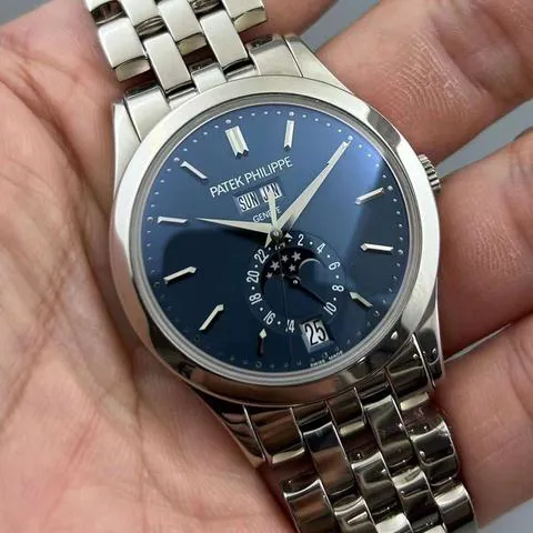 Patek Philippe Annual Calendar 5396/1G-001 38mm White gold Blue