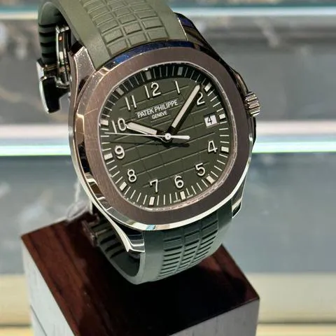 Patek Philippe Aquanaut 5168G-010 42mm White gold Green 2