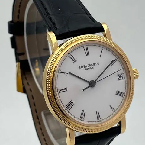 Patek Philippe Calatrava 3802/200 33mm Yellow gold White 12