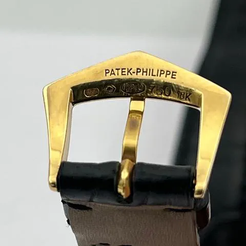 Patek Philippe Calatrava 3802/200 33mm Yellow gold White 10