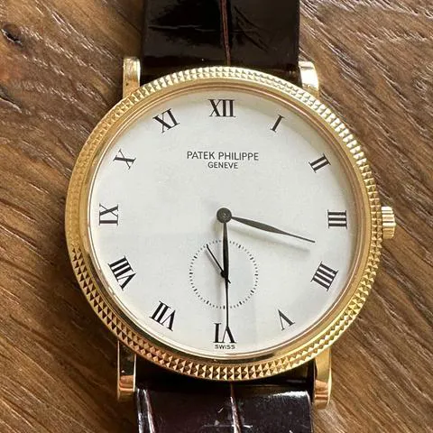 Patek Philippe Calatrava 3919J 33mm Yellow gold White