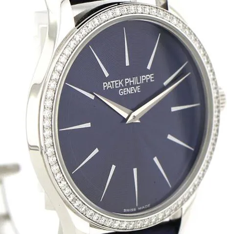 Patek Philippe Calatrava 4896G 33mm White gold Blue 5