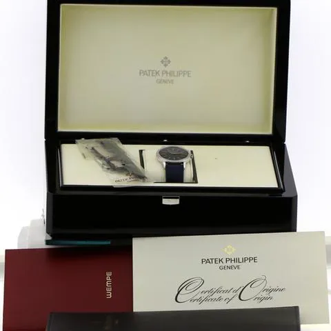 Patek Philippe Calatrava 4896G 33mm White gold Blue 8