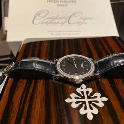 Patek Philippe Calatrava 5297G-001 38mm White gold Black