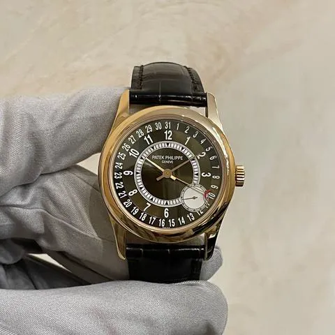 Patek Philippe Calatrava 6000R-001 37mm Rose gold Brown