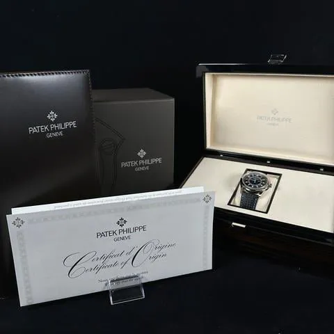 Patek Philippe Calatrava 6007G-011 40mm White gold Black