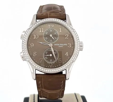 Patek Philippe Calatrava 7134G-001 35mm White gold Brown