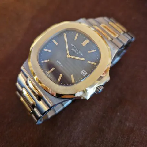 Patek Philippe Nautilus 3700/1 42mm Yellow gold and Stainless steel 8