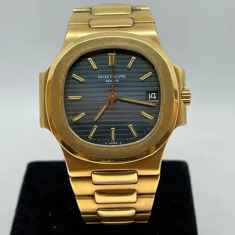 Patek Philippe Nautilus 3800/001 37mm Yellow gold Blue