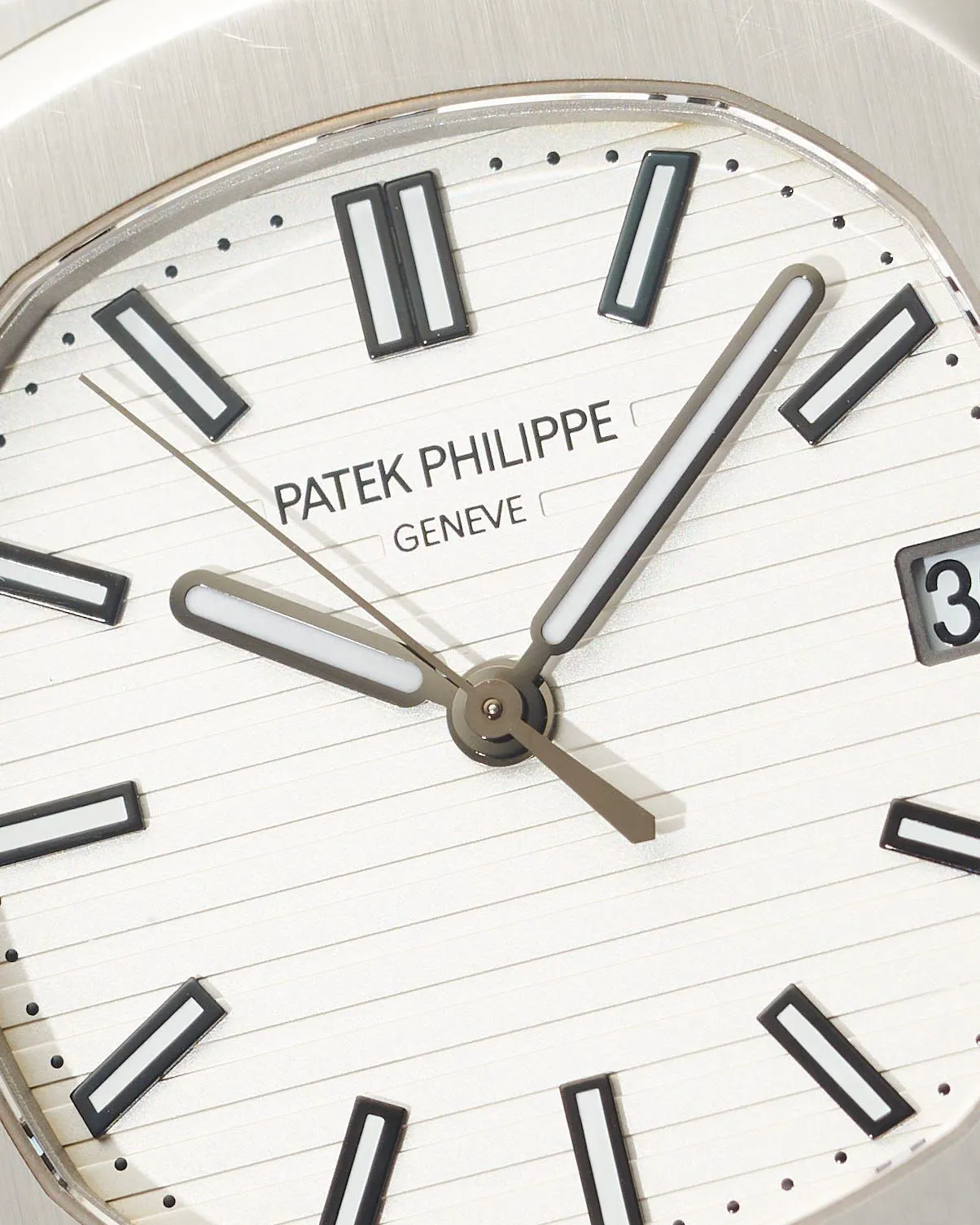 Patek Philippe Nautilus 5711/1A-011 40mm Stainless steel White 7