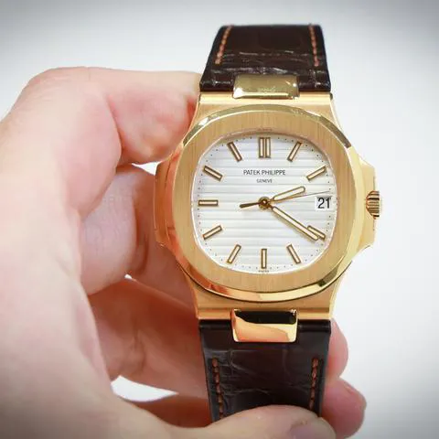 Patek Philippe Nautilus 5711J-001 40mm Yellow gold Silver 8