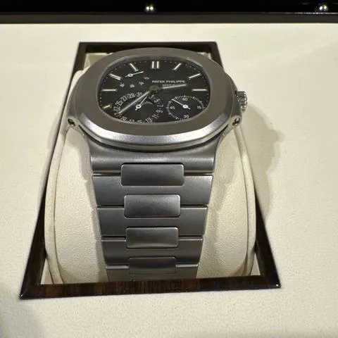 Patek Philippe Nautilus 5712/1A 40mm Stainless steel Blue 5