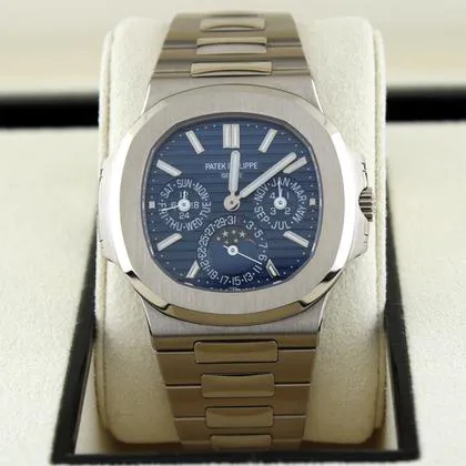 Patek Philippe Nautilus 5740/1G-001 40mm White gold Blue