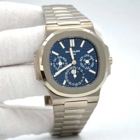 Patek Philippe Nautilus 5740/1G White gold Blue