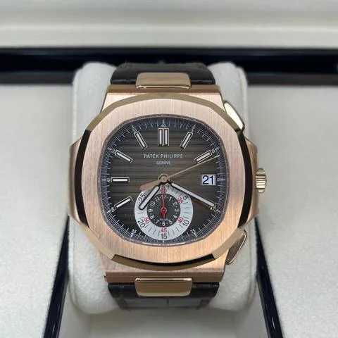 Patek Philippe Nautilus 5980R-001 40.5mm Rose gold Brown