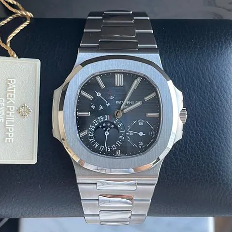 Patek Philippe Nautilus Moonphase 5712/1A-001 40mm Stainless steel Blue