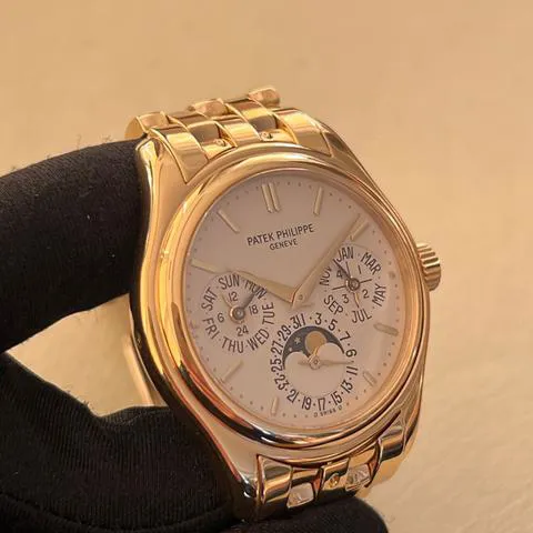 Patek Philippe Perpetual Calendar 5136/1J-001 37mm Yellow gold Silver 1