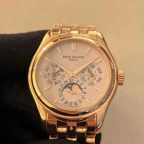 Patek Philippe Perpetual Calendar 5136/1J-001 37mm Yellow gold Silver 7