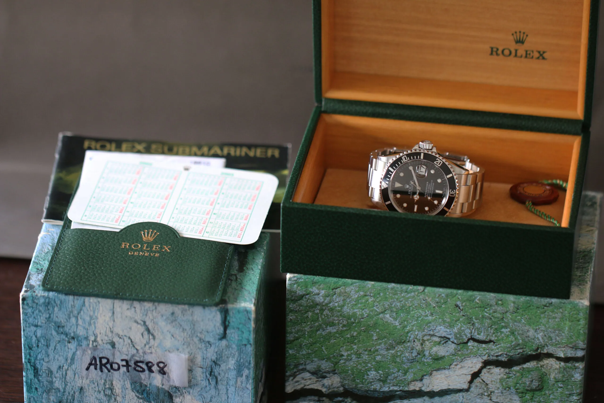 Rolex Submariner 16610LN 40mm Acier Black 7