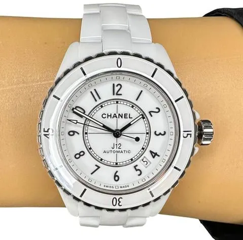 Chanel J12 H5700 38mm White ceramic White