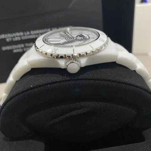 Chanel Mademoiselle H7481 38mm Ceramic White 8