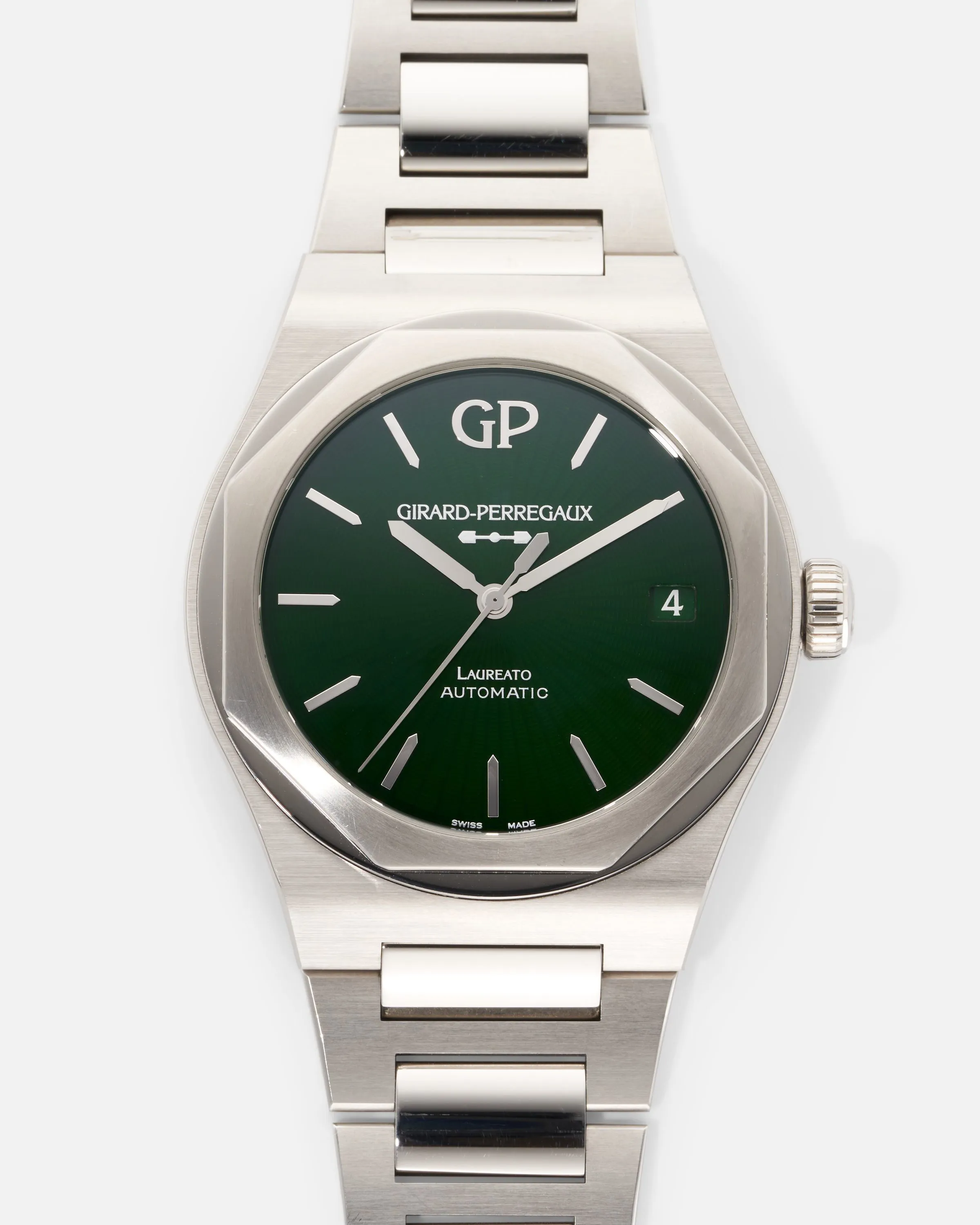 Girard-Perregaux Laureato 81010-11-433-11A 42mm Stainless steel Green