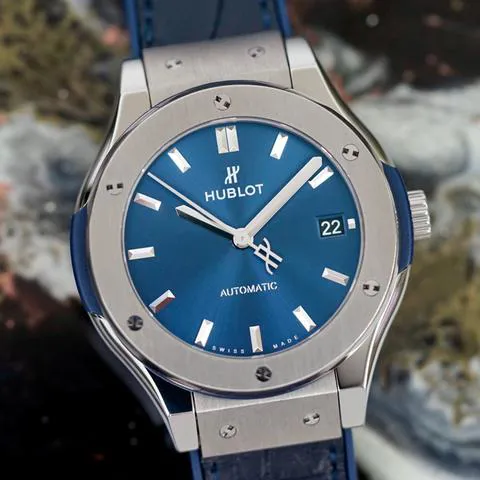 Hublot Classic Fusion Blue 565.NX.7170.LR 38mm Titanium Blue