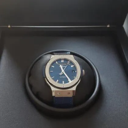 Hublot Classic Fusion Blue 565.NX.7170.LR 38mm Titanium