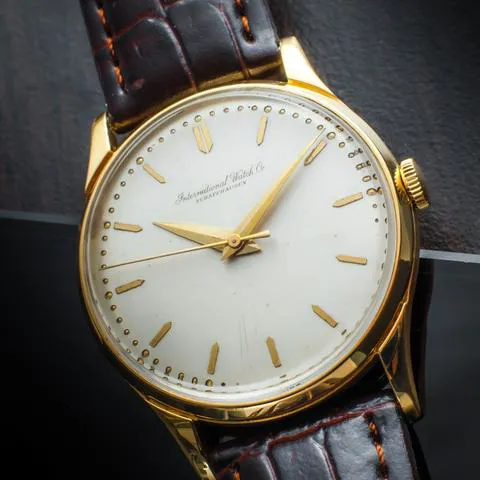 IWC 166 33mm Yellow gold White