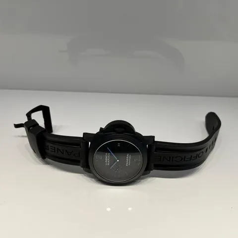 Panerai Luminor GMT Automatic PAM 01661 44mm Carbon fiber Black 12