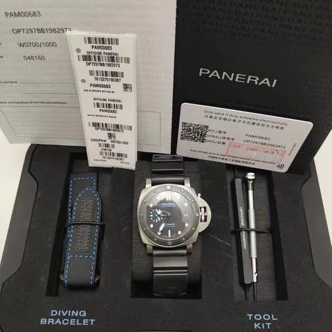 Panerai Submersible PAM 00683 42mm Stainless steel Black 4