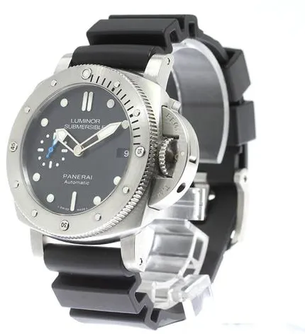 Panerai Submersible PAM 00682 42mm Stainless steel Black 6