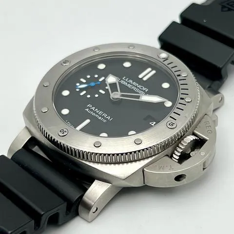 Panerai Submersible PAM 00682 42mm Stainless steel Black 10