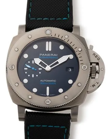 Panerai Submersible PAM 00692 47mm Titanium Blue