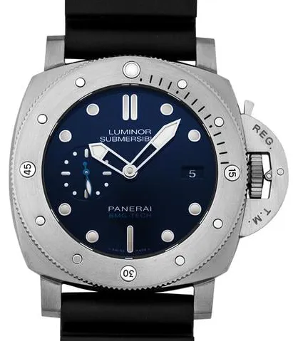 Panerai Submersible PAM 00692 47mm Blue
