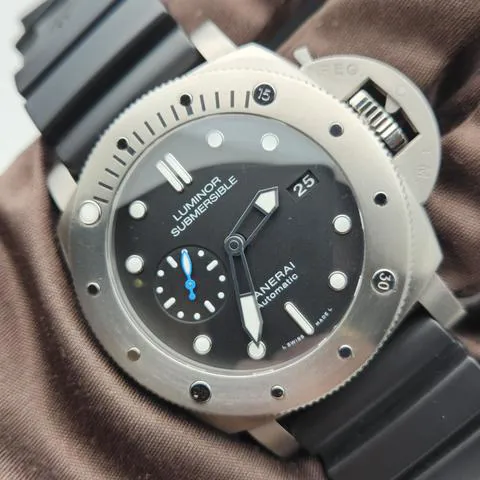 Panerai Submersible PAM 01305 47mm Titanium Black 4