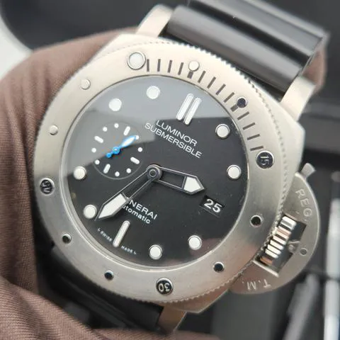 Panerai Submersible PAM 01305 47mm Titanium Black 6