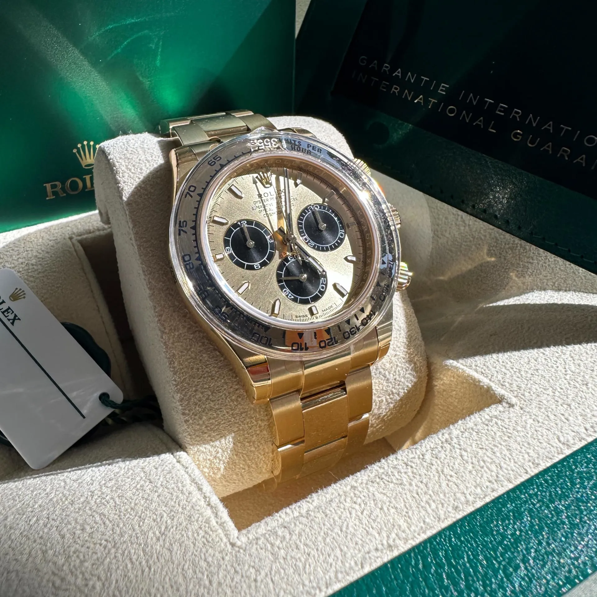 Rolex Daytona 126508-0006 40mm 18k yellow gold Champagne