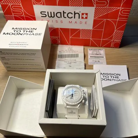 Swatch Moonswatch SO33W700 42mm Ceramic White