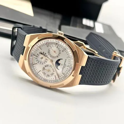 Vacheron Constantin Overseas 4300V/000R-B064 41.5mm Rose gold Silver 4