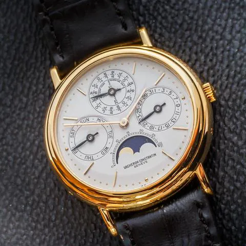 Vacheron Constantin Patrimony 43031/1 36mm Yellow gold White