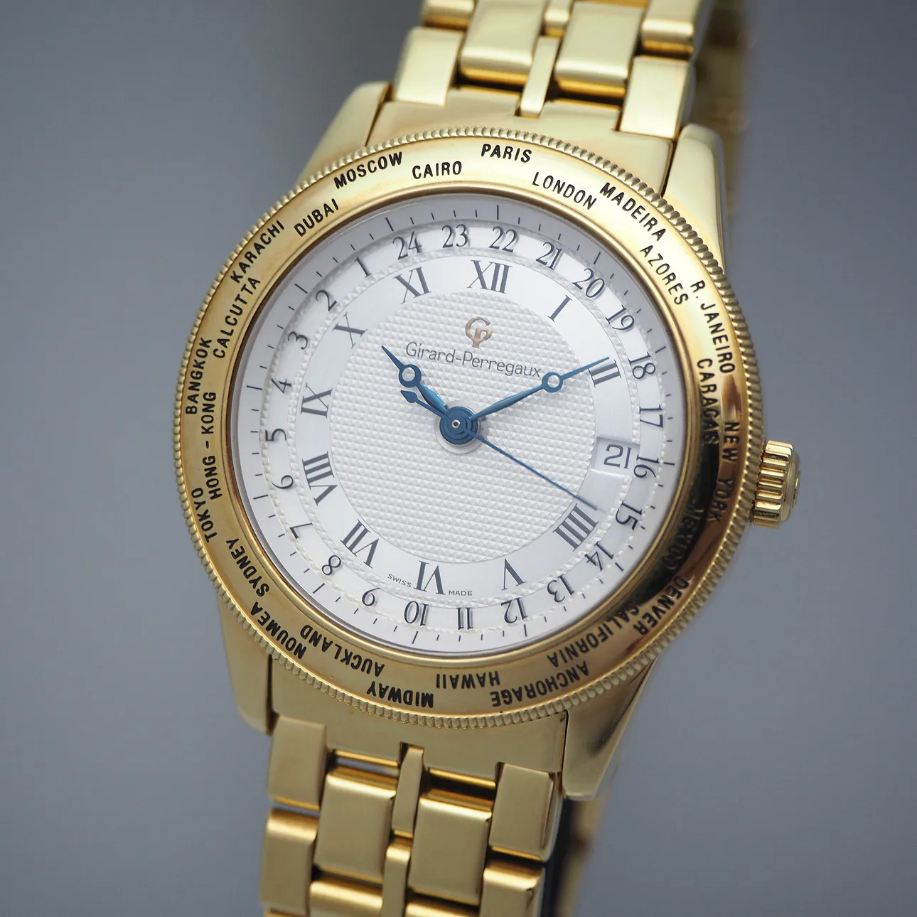 Girard-Perregaux World Time 1010/ GP90 38mm Yellow gold