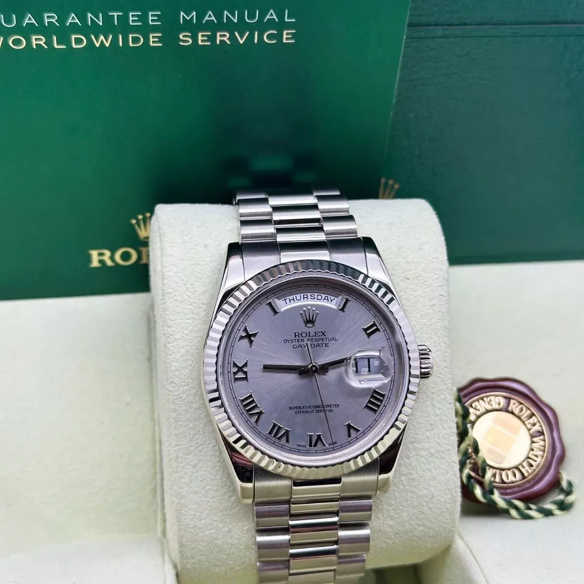 Rolex Day-Date 36 118239-0082 36mm White gold Gray