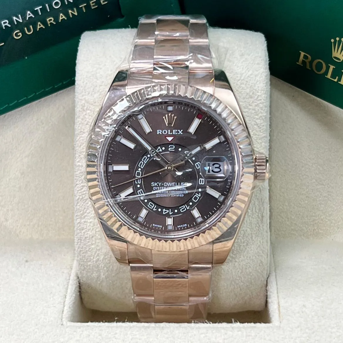 Rolex Sky-Dweller 326935-0006 42mm Rose gold Brown