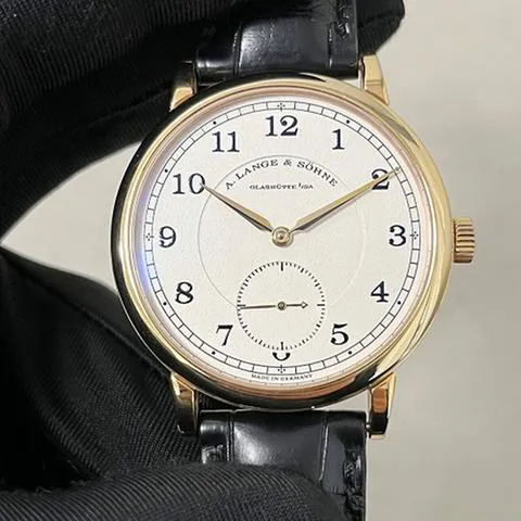 A. Lange & Söhne 1815 236.050 40mm Yellow gold Black